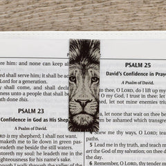 Magnetic Bookmark Set Strong and Courageous