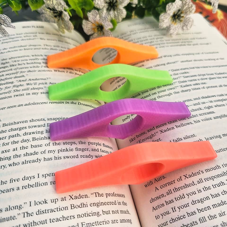 Book Holder | Thumb Page Keeper