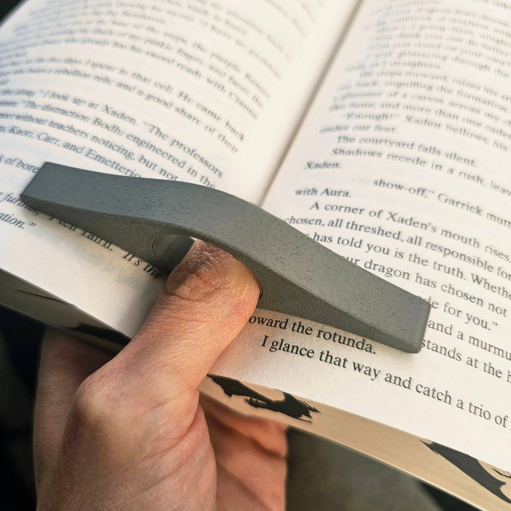 Book Holder | Thumb Page Keeper